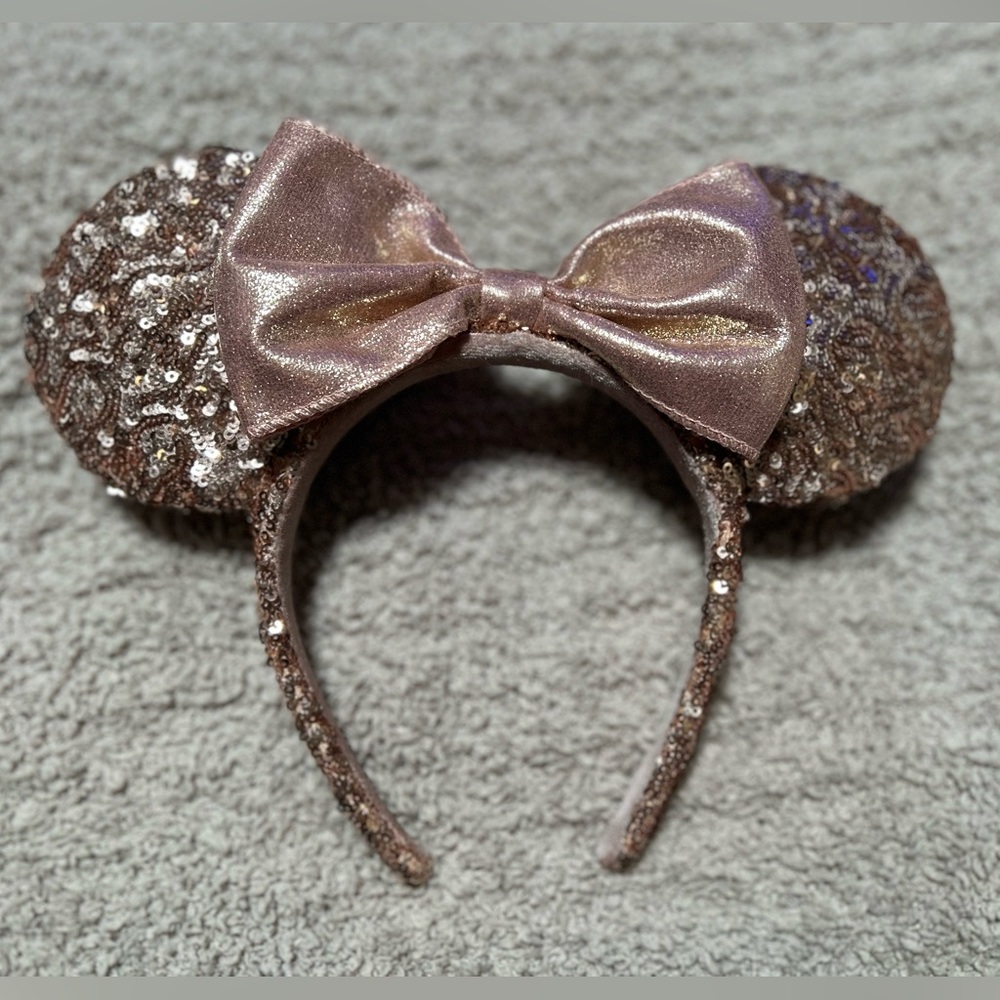 LIKE NEW Rose Gold Sequin Minnie  Ears Headband